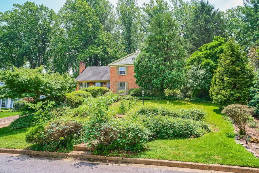 3606 Bent Branch Ct, Falls Church, VA 22041 - #3