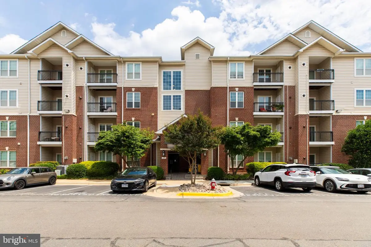1571 Spring Gate Dr #6106, McLean, VA 22102 - #1
