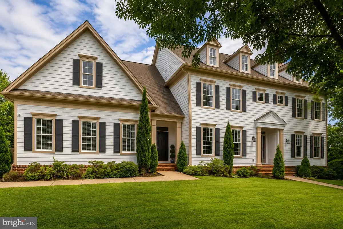 904 Locust St, Herndon, VA 20170 - #1