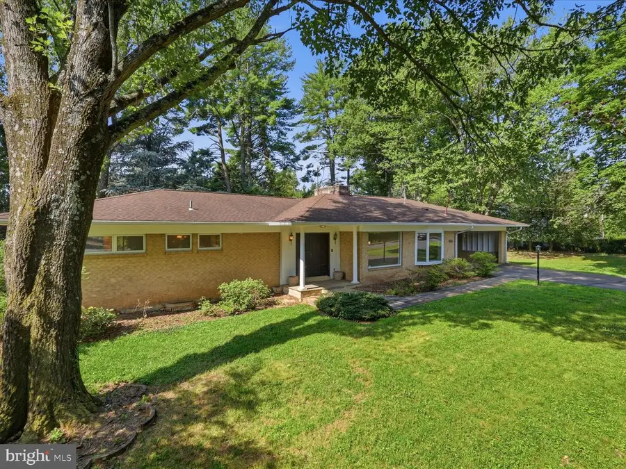 6533 Copa Ct, Falls Church, VA 22044 - #2