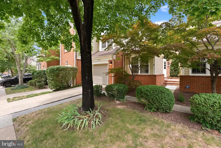 1902 Duffield Ln, Alexandria, VA 22307 - #2