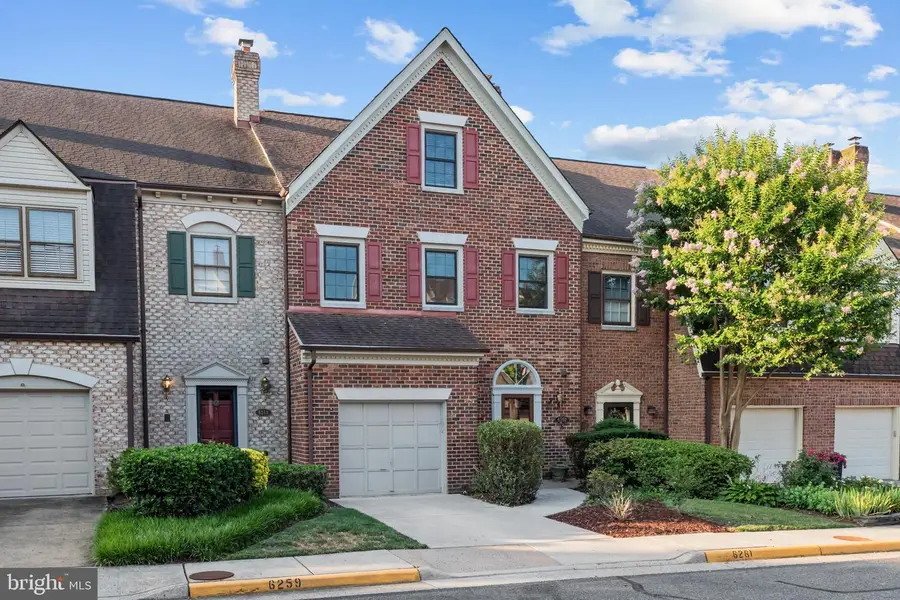 6261 Masefield Ct, Alexandria, VA 22304 - #2