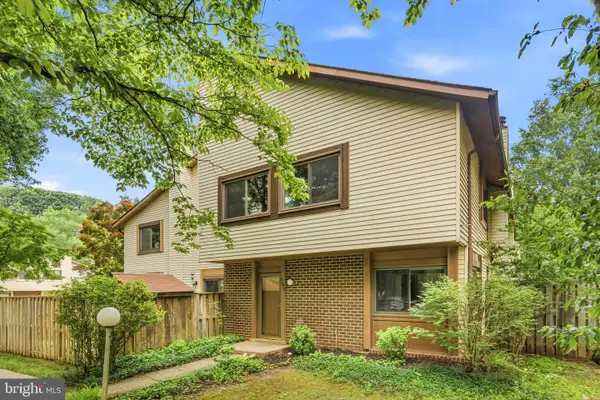 5699 Summer Oak Way, BURKE, VA 22015