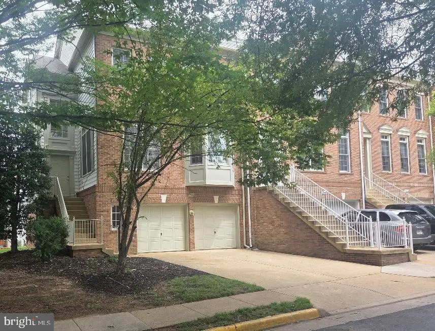 9546 Lagersfield Cir, Vienna, VA 22181 - #2