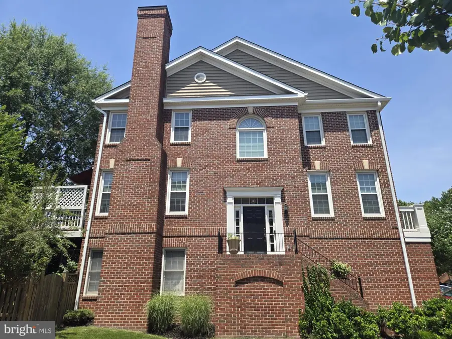 8127 Boss St, Vienna, VA 22182 - #3
