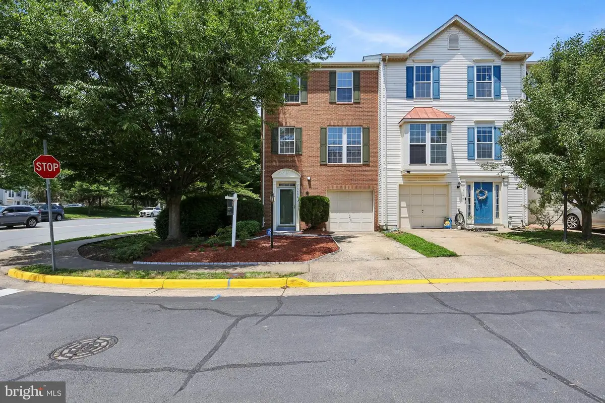 13598 Bathgate Dr, Herndon, VA 20171 - #1