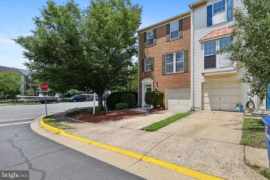 13598 Bathgate Dr, Herndon, VA 20171 - #2