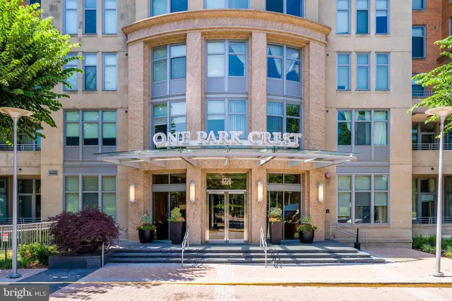 8220 Crestwood Heights Dr #105, McLean, VA 22102 - #2