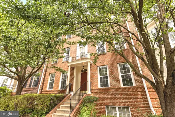 1591 Leeds Castle Dr #201, VIENNA, VA 22182