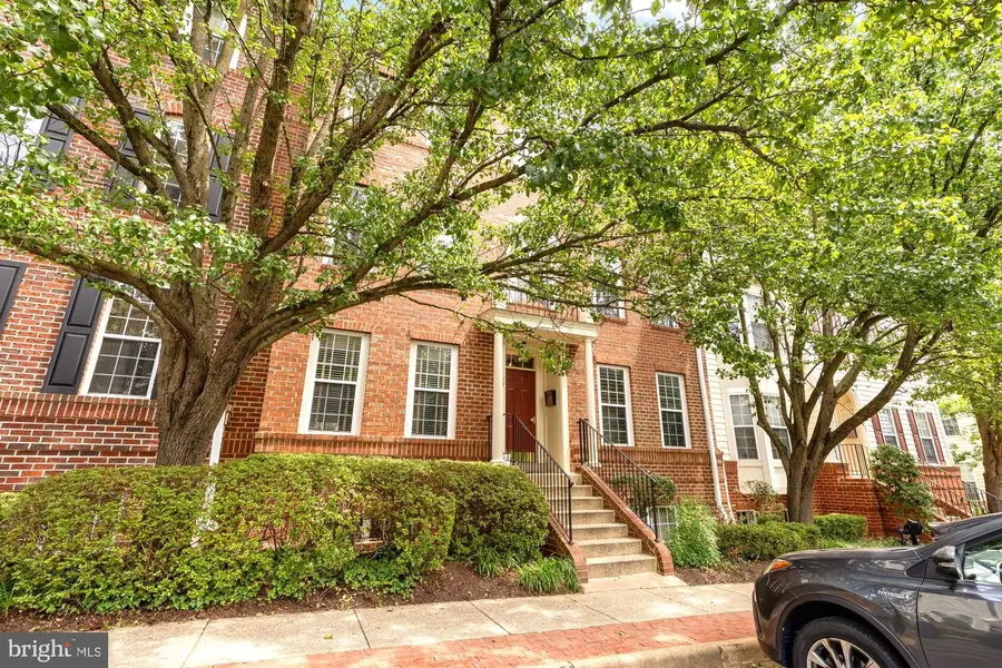 1591 Leeds Castle Dr #201, Vienna, VA 22182 - #2