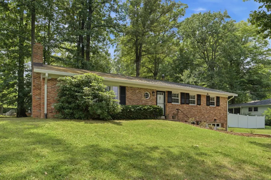 9201 Bayard Pl, Fairfax, VA 22032 - #2