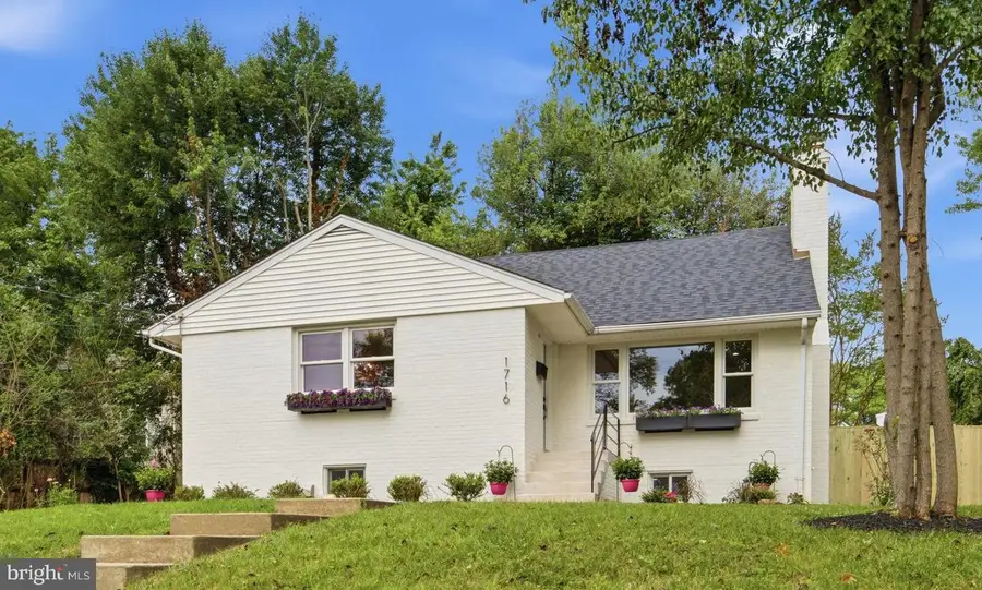 1716 Macon St, McLean, VA 22101 - #2