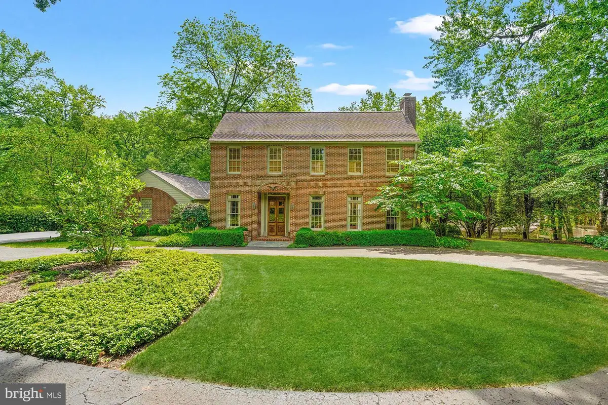 1033 Swinks Mill Rd, McLean, VA 22102 - #1