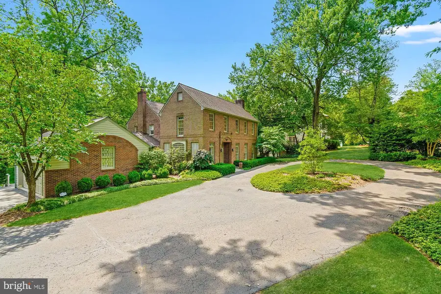 1033 Swinks Mill Rd, McLean, VA 22102 - #3