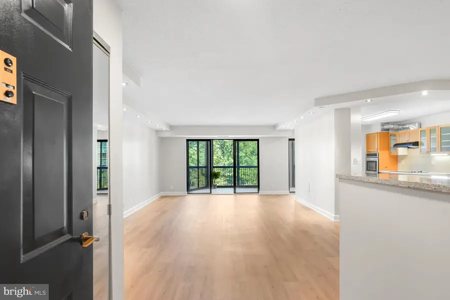 5904 Mount Eagle Dr #601, Alexandria, VA 22303 - #3