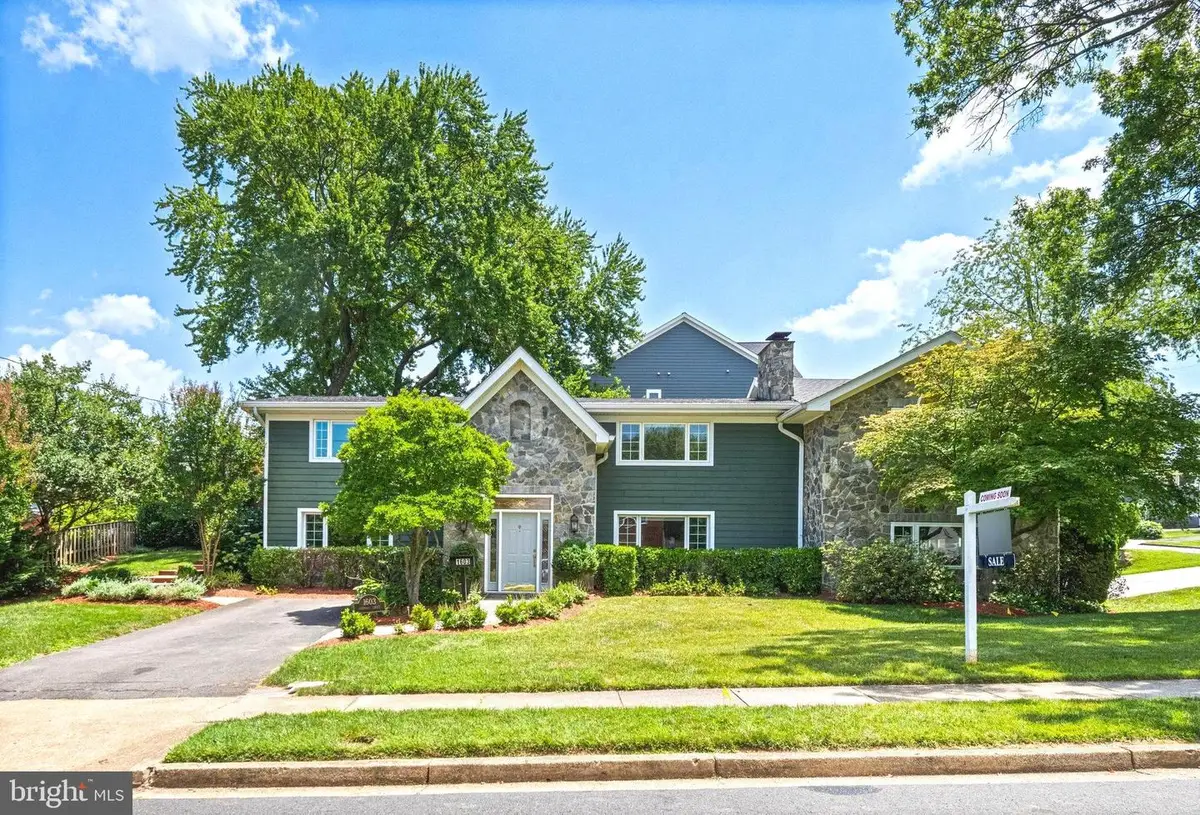 1603 Simmons Dr, McLean, VA 22101 - #1