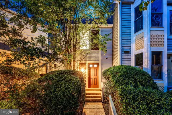11213 Silentwood Ln, RESTON, VA 20191