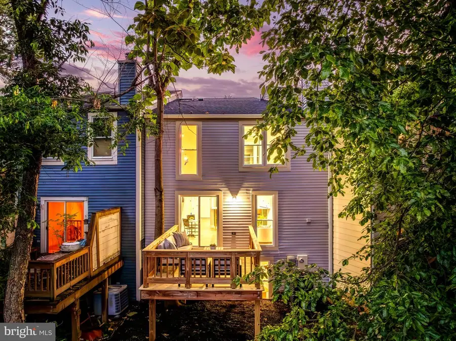 11213 Silentwood Ln, Reston, VA 20191 - #2