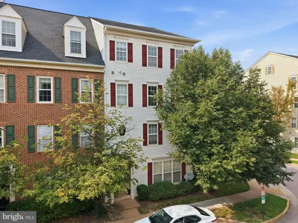 8068 Genea #50, FALLS CHURCH, VA 22046