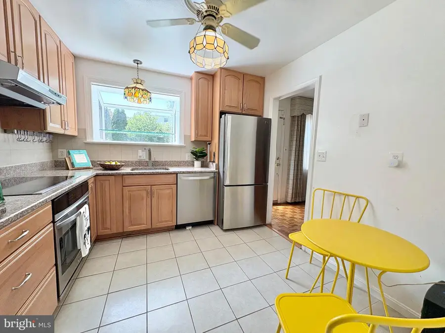 4902 Ravensworth Rd, Annandale, VA 22003 - #3