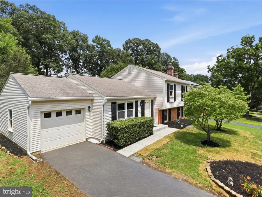 412 Cavendish St, Herndon, VA 20170 - #2