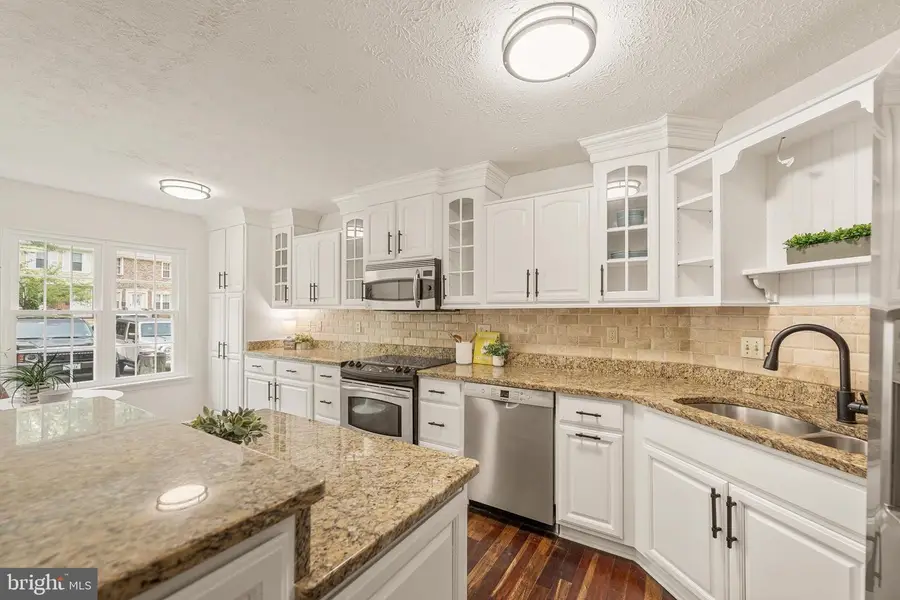 9125 Galbreth Ct, Springfield, VA 22153 - #3