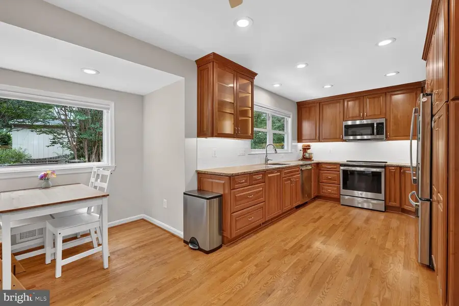 1933 Relda Ct, Falls Church, VA 22043 - #2