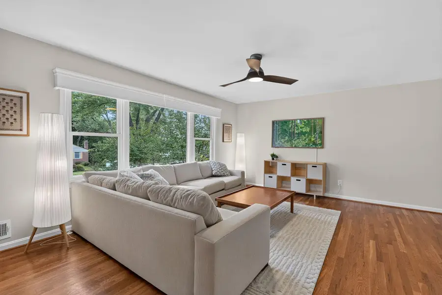 1933 Relda Ct, Falls Church, VA 22043 - #3