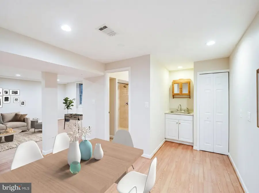 6110 Franconia Station Ln, Alexandria, VA 22310 - #3