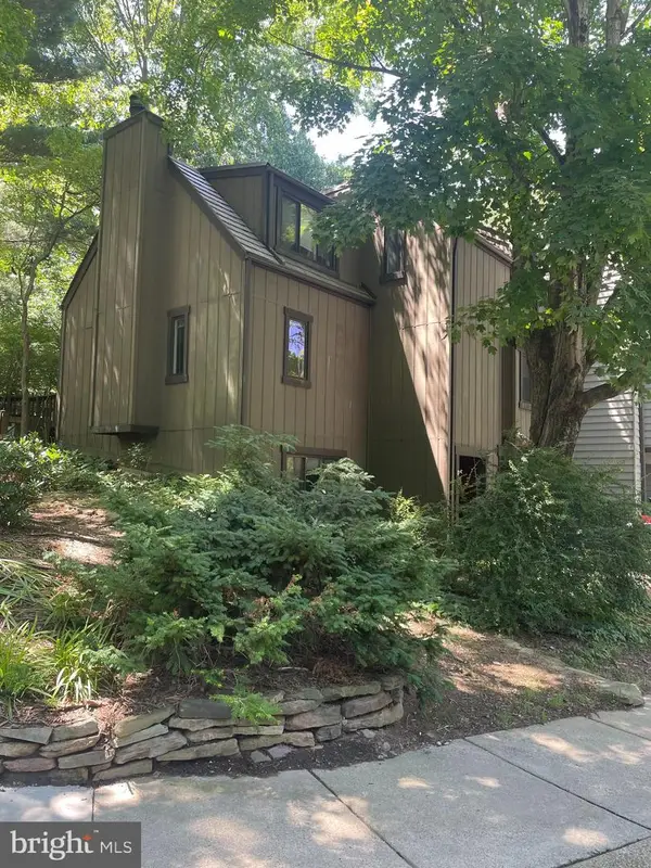 1537 Park Glen Ct, RESTON, VA 20190