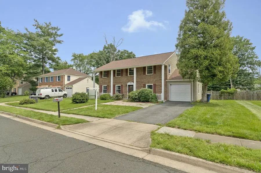 1107 Treeside Ln, Herndon, VA 20170 - #2