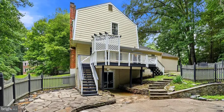 6121 Queens Brigade Ct, Fairfax, VA 22030 - #2