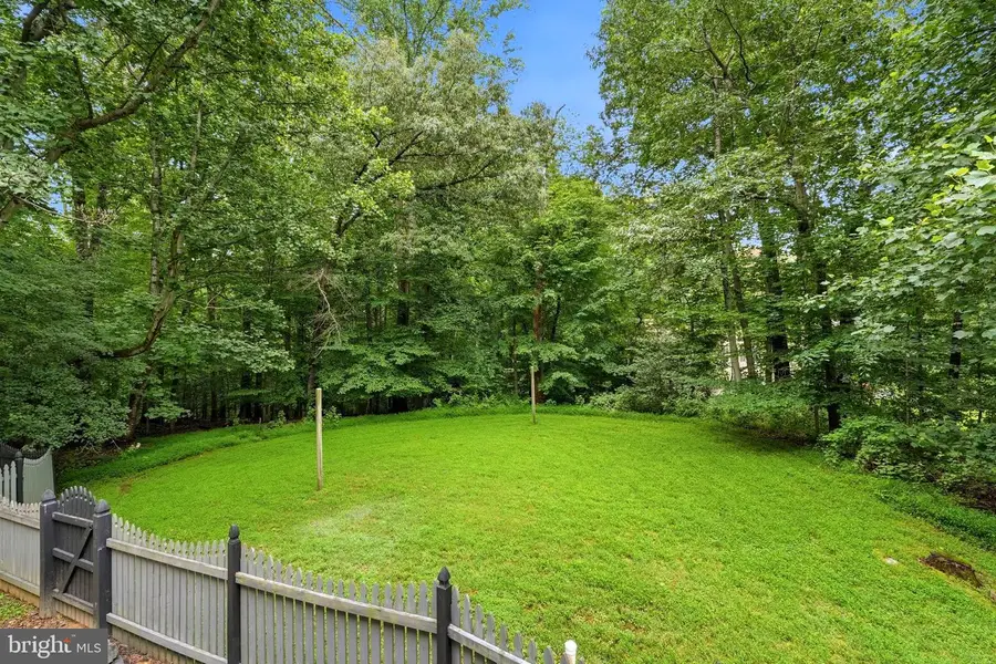 6121 Queens Brigade Ct, Fairfax, VA 22030 - #3