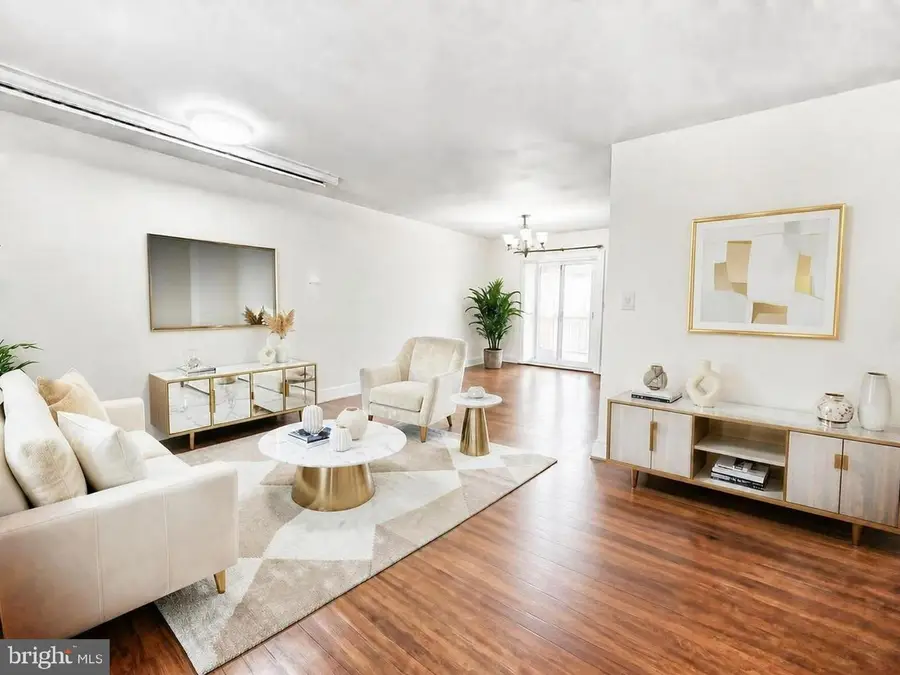 8237 Smithfield Ave, Springfield, VA 22152 - #3