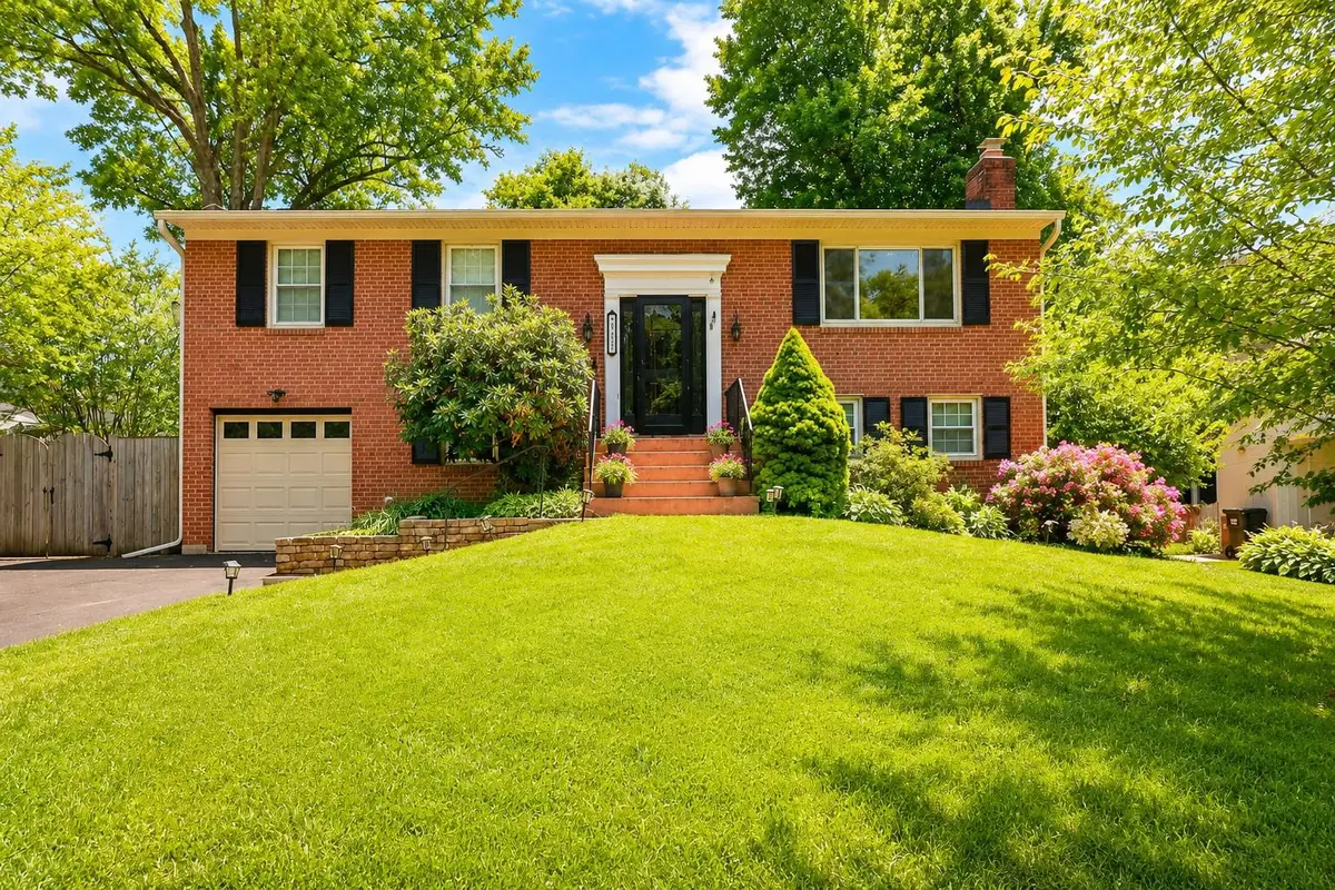 8317 Cherry Valley Ln, Alexandria, VA 22309 - #1