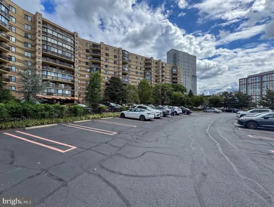 8340 Greensboro Dr #708, McLean, VA 22102 - #2