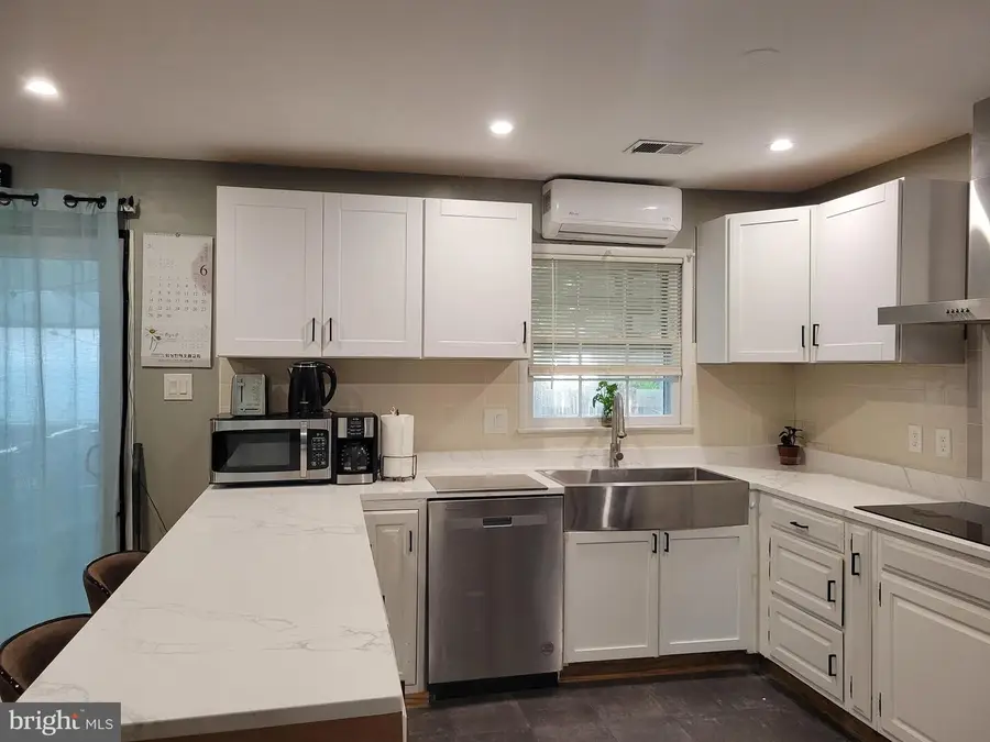 6472 Fourth St, Alexandria, VA 22312 - #3