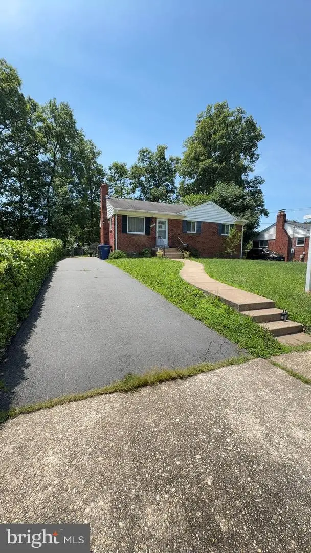7425 Marc Dr, Falls Church, VA 22042 - #1