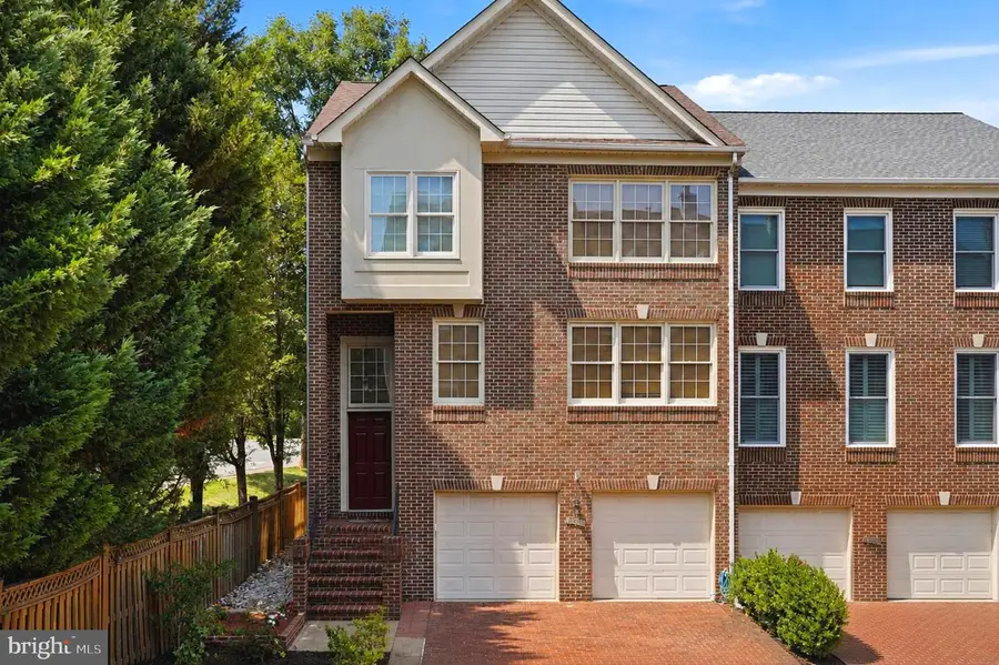 9510 Gatecross Pl, Burke, VA 22015 - #2