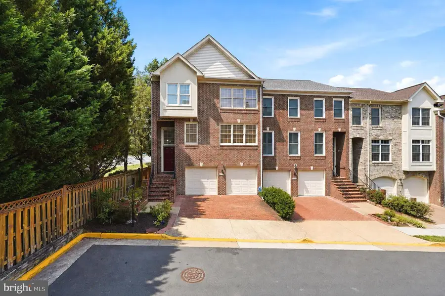 9510 Gatecross Pl, Burke, VA 22015 - #3