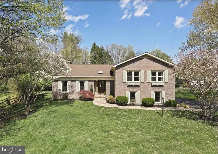 10854 Meadowland Dr, Oakton, VA 22124 - #1