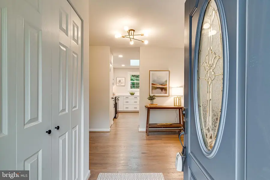 5104 Spring Rock Ct, Fairfax, VA 22032 - #3