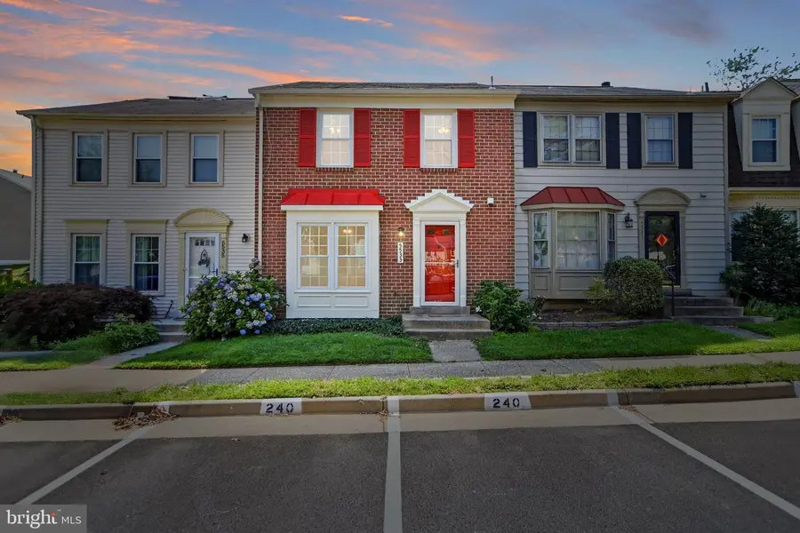 5533 Ridgeton Hill Ct, Fairfax, VA 22032 - #2