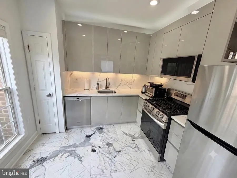 4139 Fountainside Ln #104, Fairfax, VA 22030 - #3
