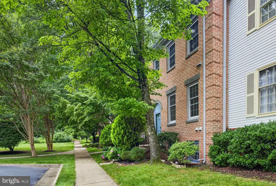 2836 Kelly Sq, Vienna, VA 22181 - #2