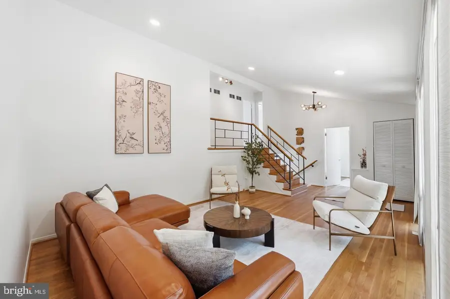 5617 Hershey Ln, Alexandria, VA 22312 - #3