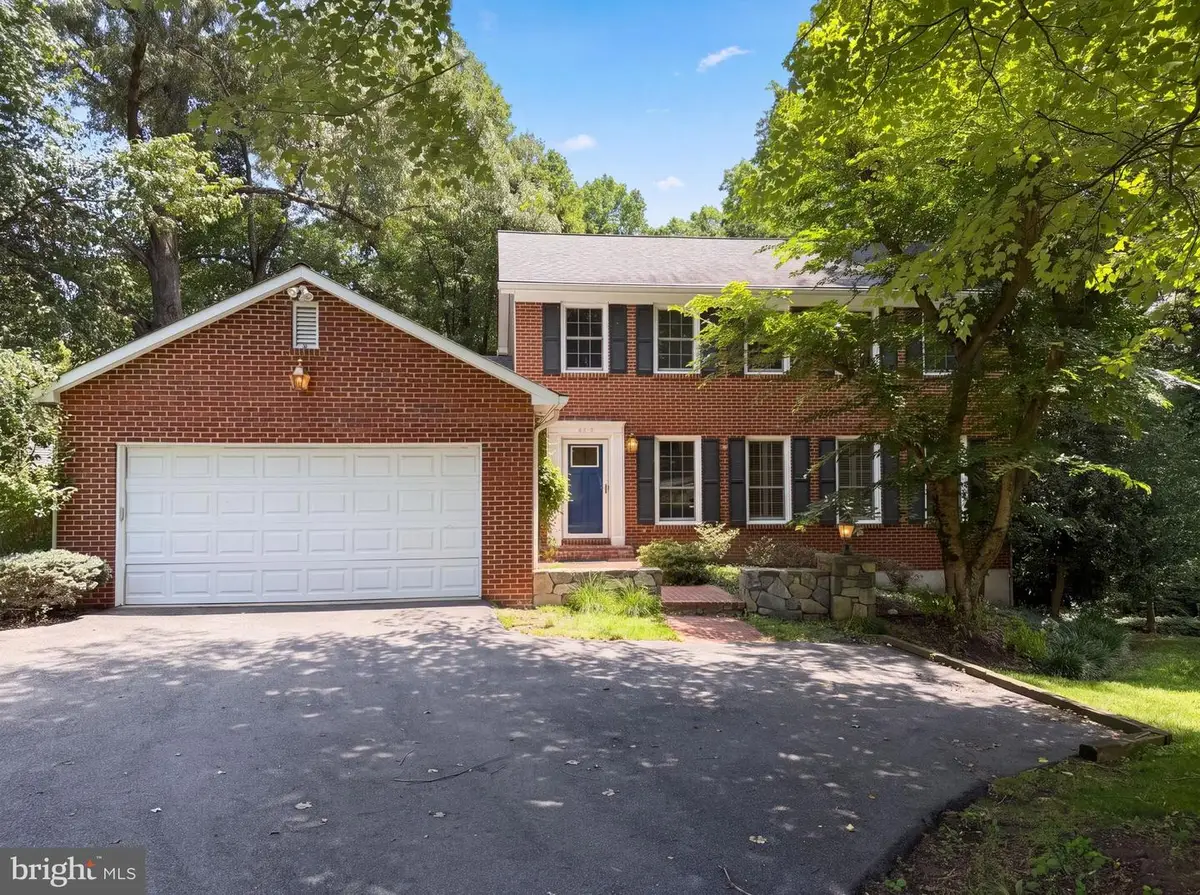 4819 Powell Rd, Fairfax, VA 22032 - #1