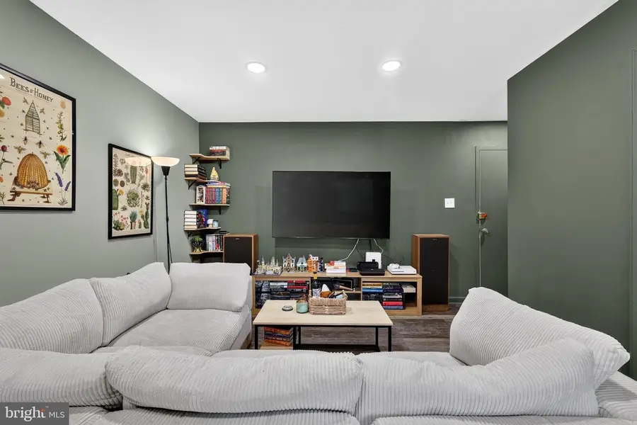 2914 Kings Chapel Rd #8, Falls Church, VA 22042 - #2