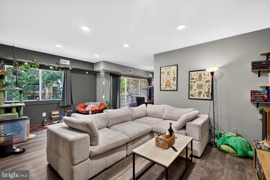 2914 Kings Chapel Rd #8, Falls Church, VA 22042 - #3