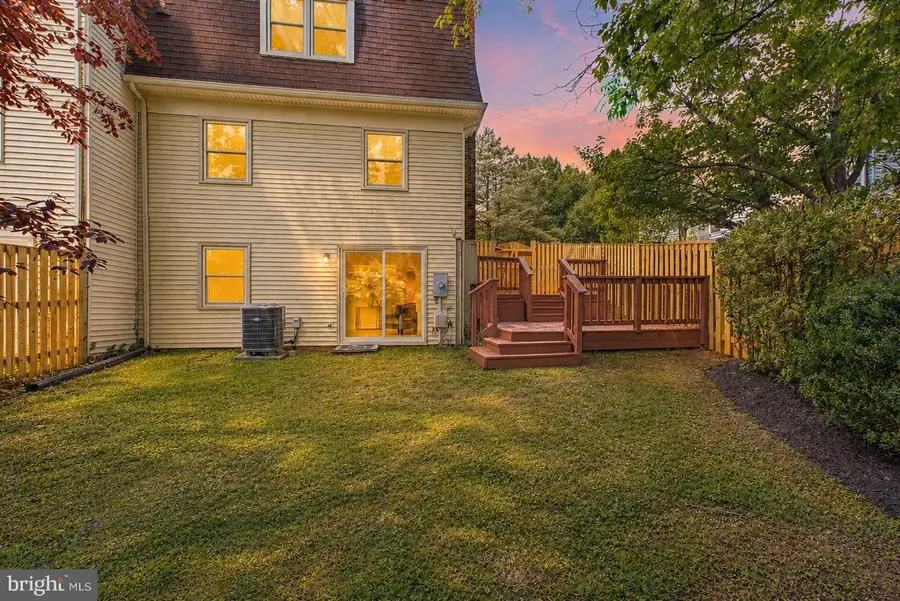 3113 Pebble Hill Ln, Fairfax, VA 22031 - #3